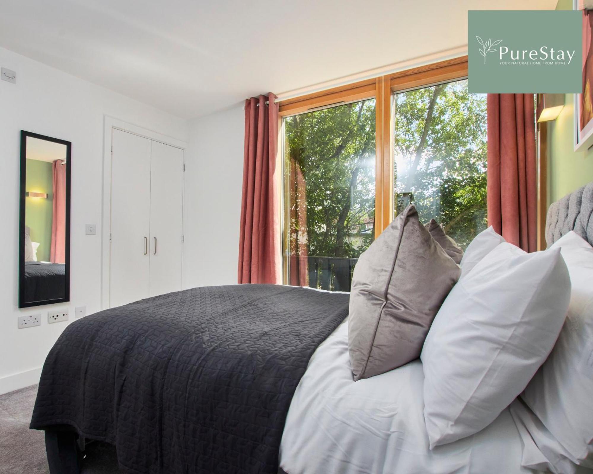 Beautiful Four Bed House By Purestay Short Lets & Serviced Accommodation Coventry With Parking Экстерьер фото
