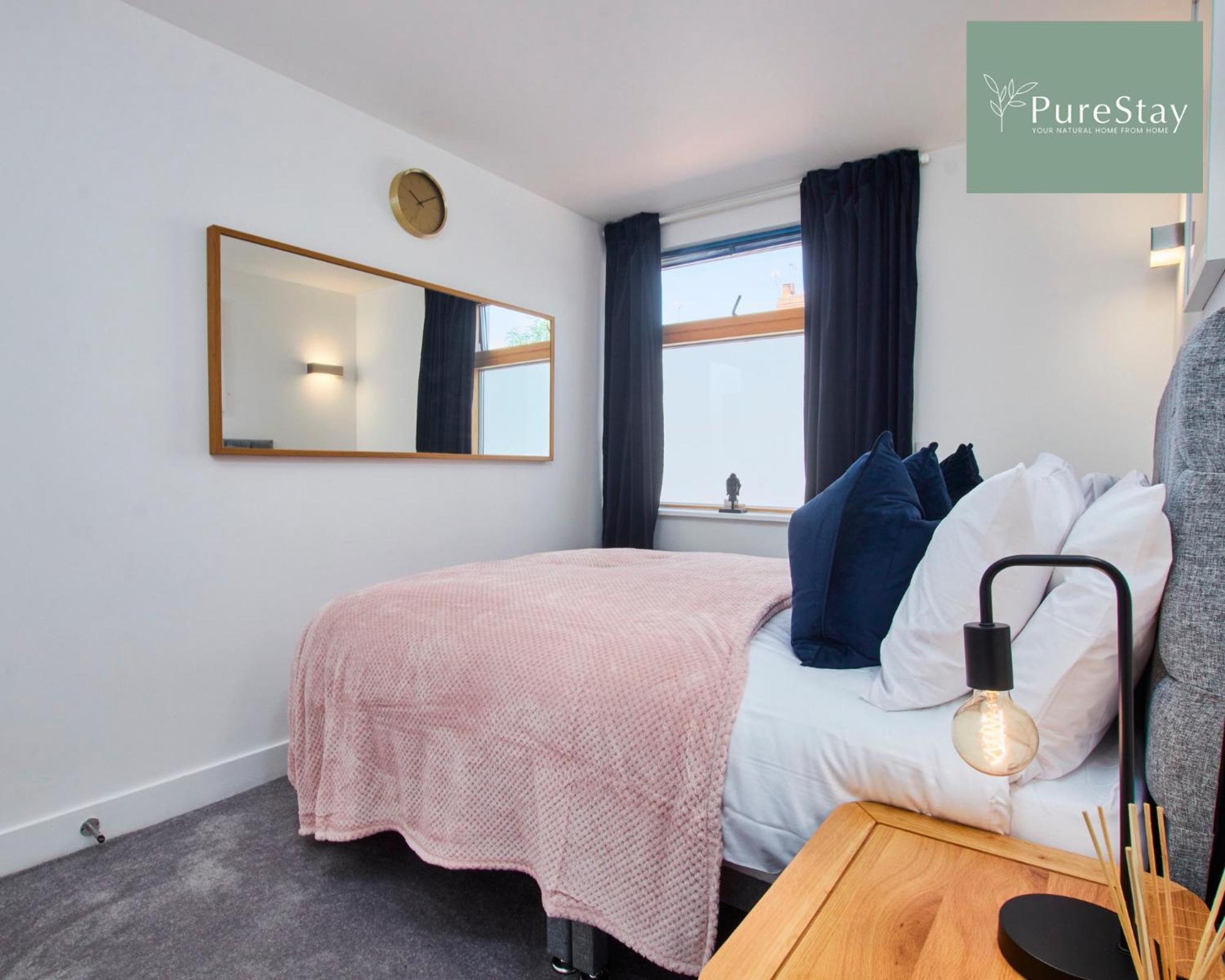 Beautiful Four Bed House By Purestay Short Lets & Serviced Accommodation Coventry With Parking Экстерьер фото