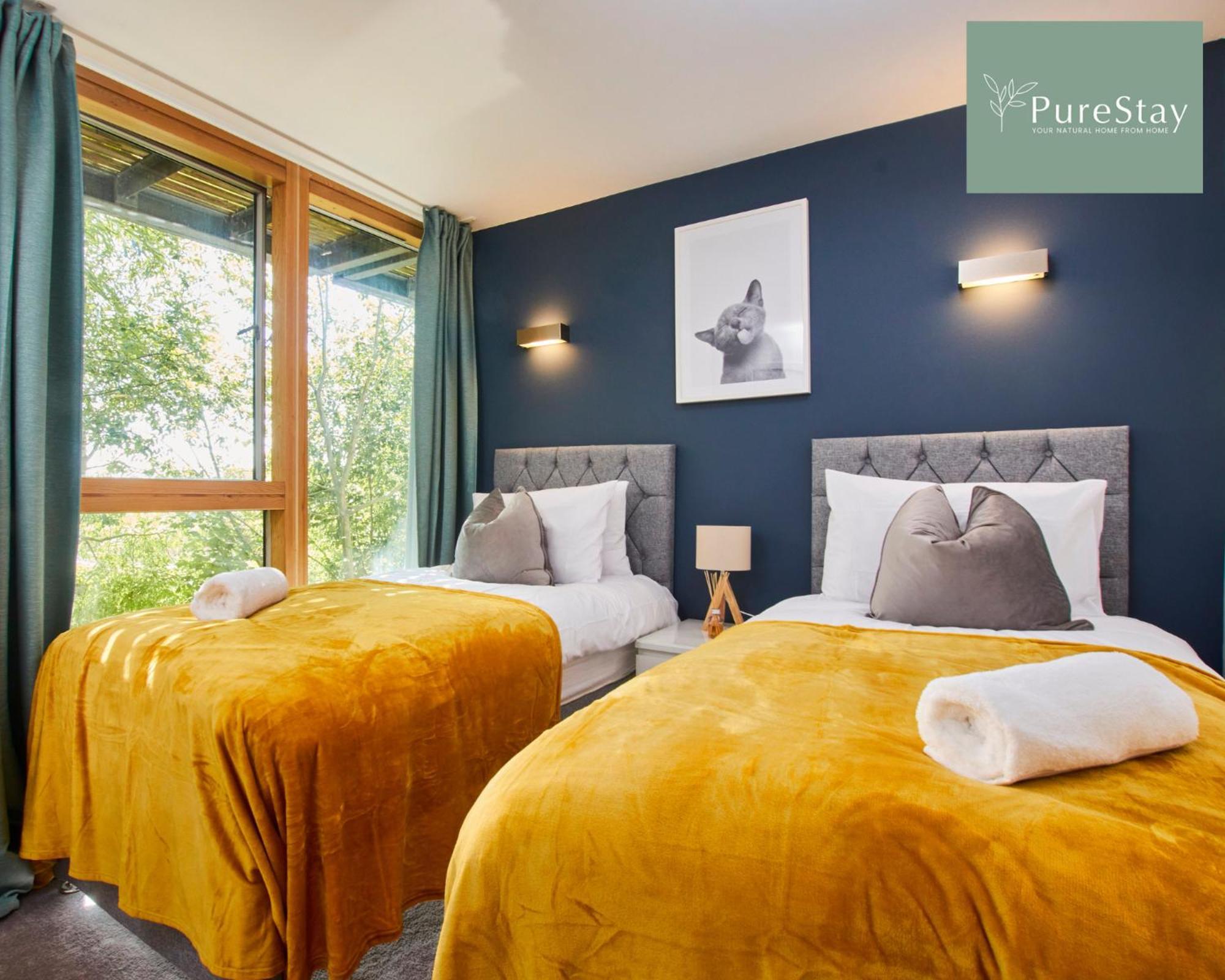 Beautiful Four Bed House By Purestay Short Lets & Serviced Accommodation Coventry With Parking Экстерьер фото