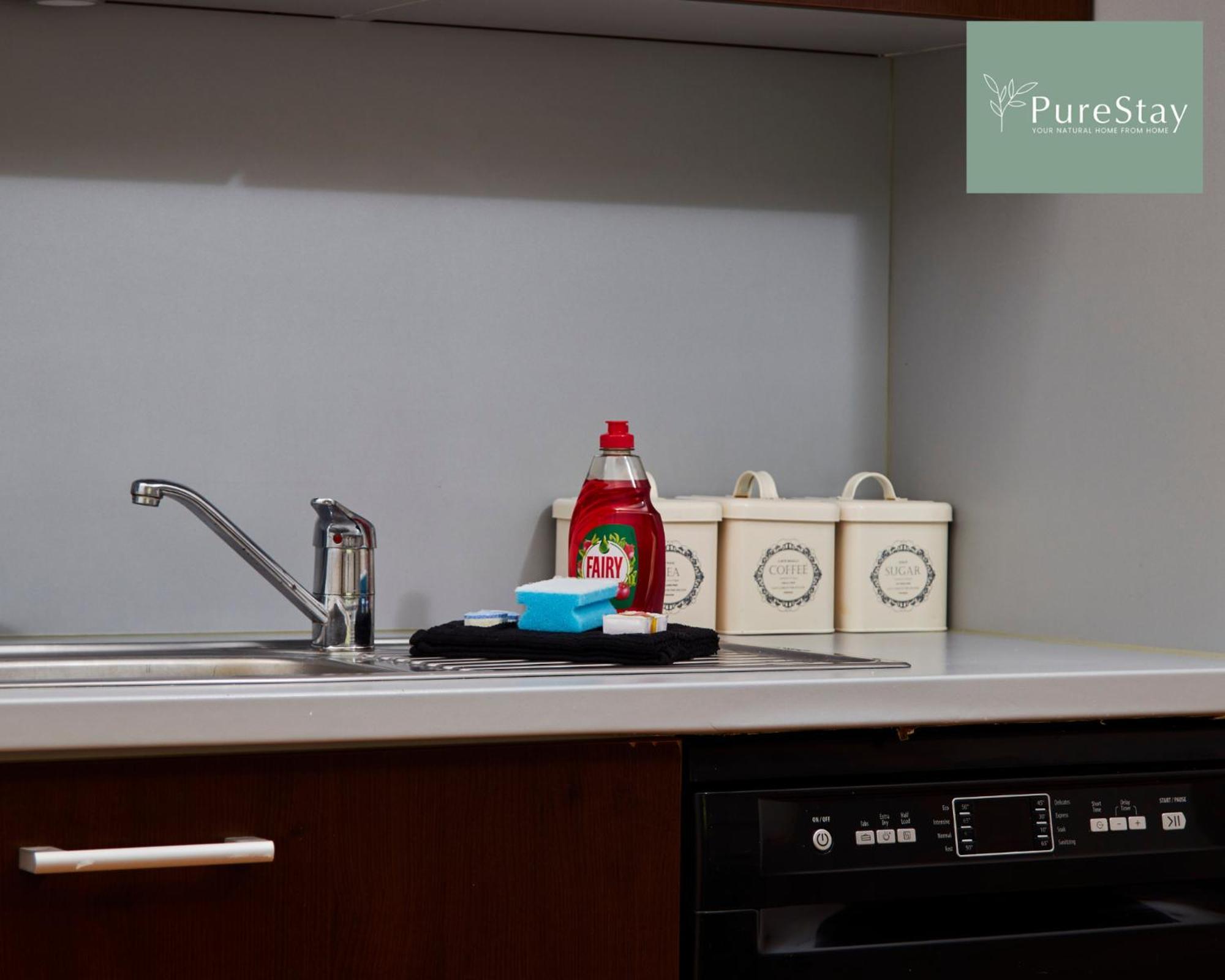 Beautiful Four Bed House By Purestay Short Lets & Serviced Accommodation Coventry With Parking Экстерьер фото