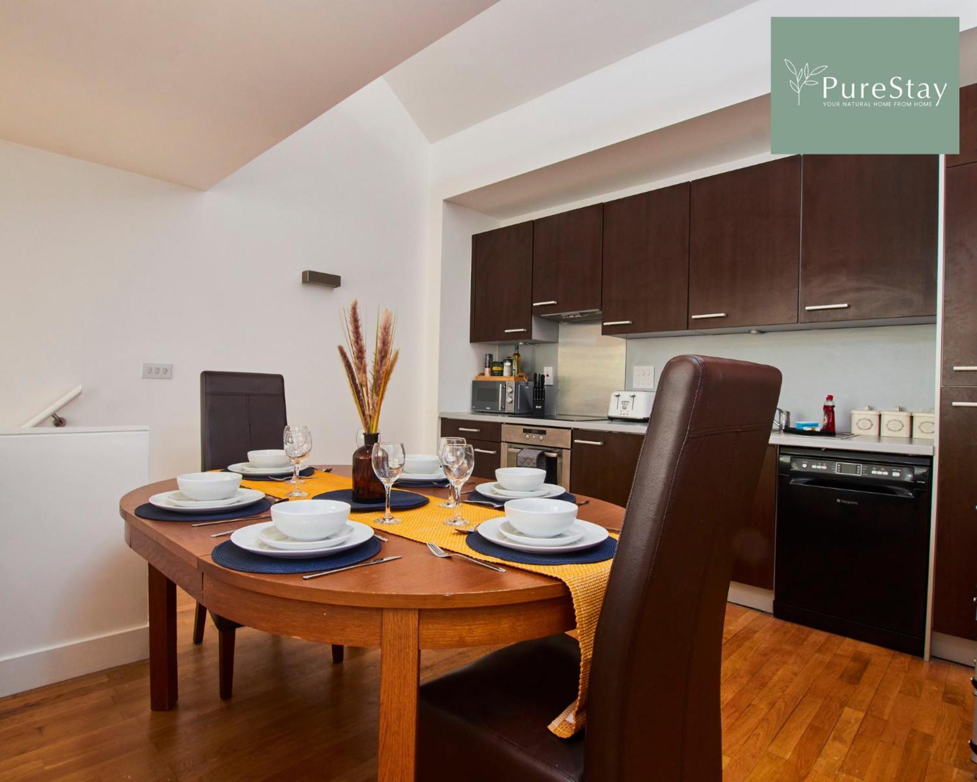 Beautiful Four Bed House By Purestay Short Lets & Serviced Accommodation Coventry With Parking Экстерьер фото