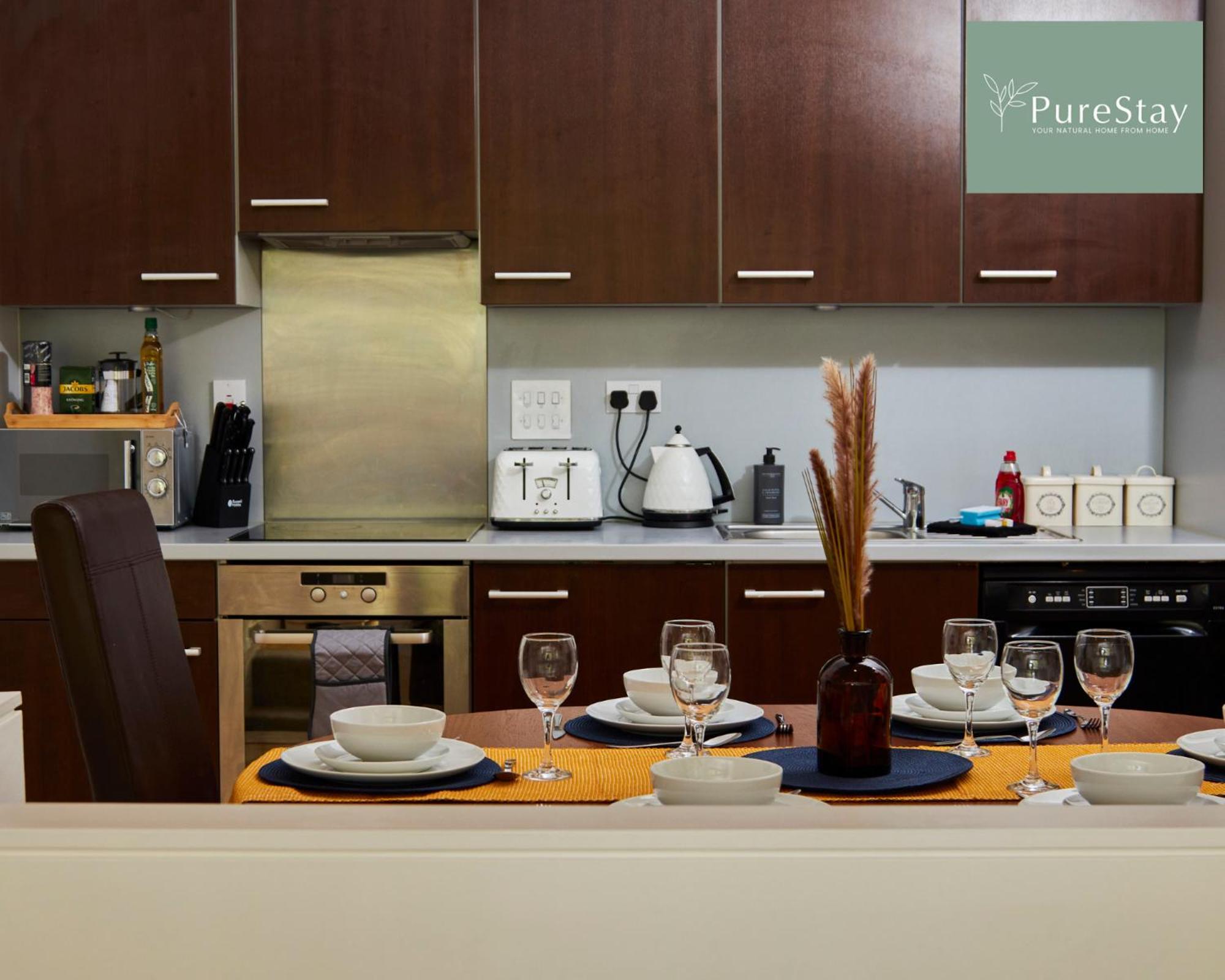 Beautiful Four Bed House By Purestay Short Lets & Serviced Accommodation Coventry With Parking Экстерьер фото